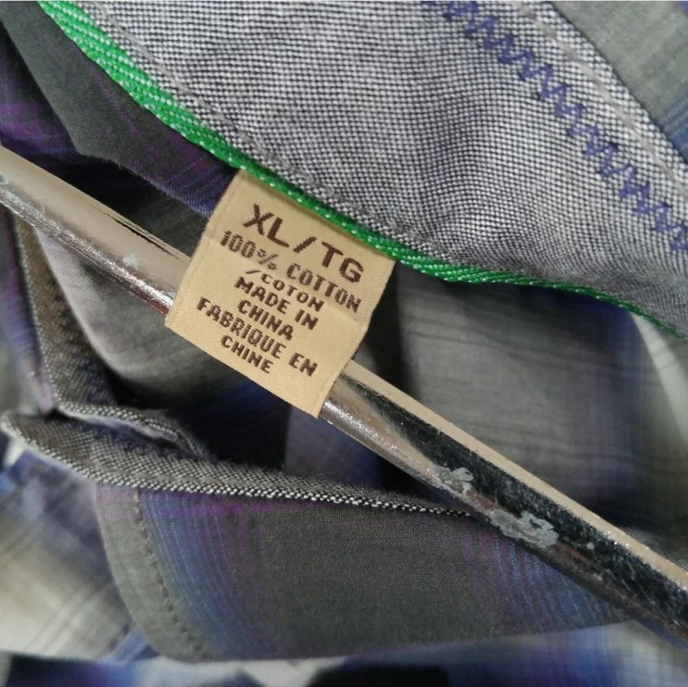 Tommy Bahama Button Down - image 4